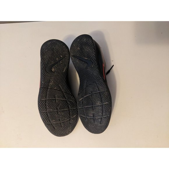 Nike Mercurial Boy's size youth 1 black red non-marking sneakers AT8169-060 - Picture 7 of 9